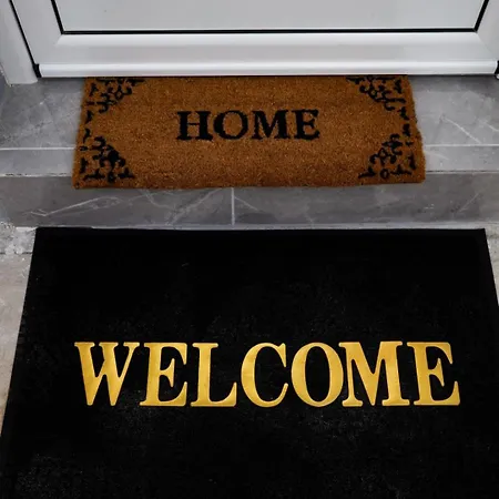 Nina's House *